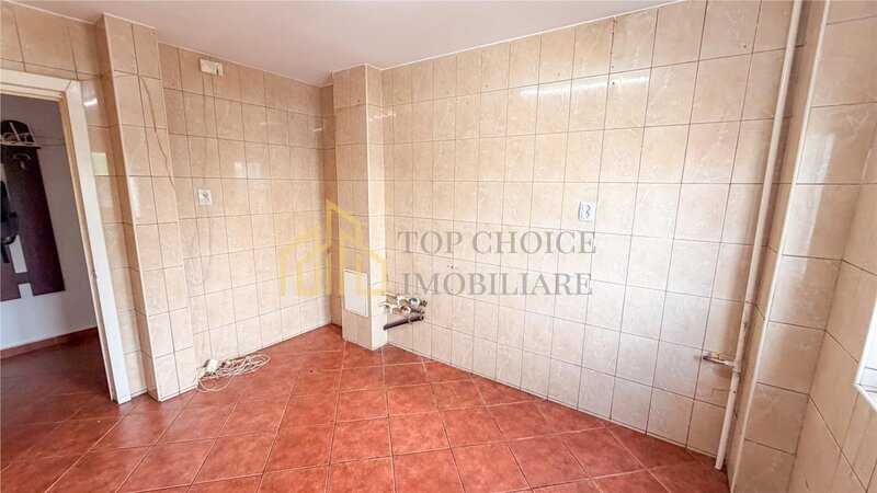 Trei camere langa Parcul Circului, decomandat, 2 balcoane, bloc 1978.